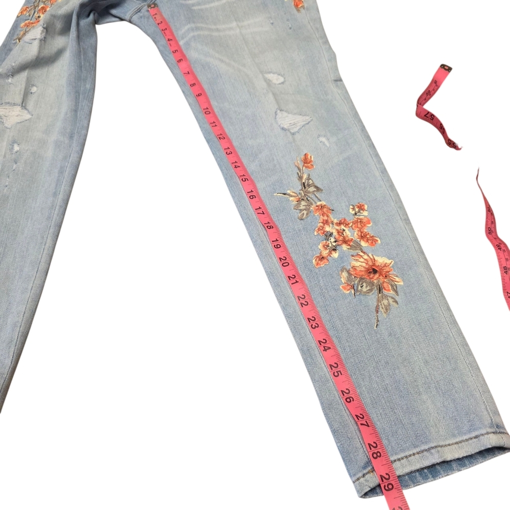 WHBM The Girlfriend Floral Embroidered Light Blue Jeans Size 6 - Picture 12 of 16